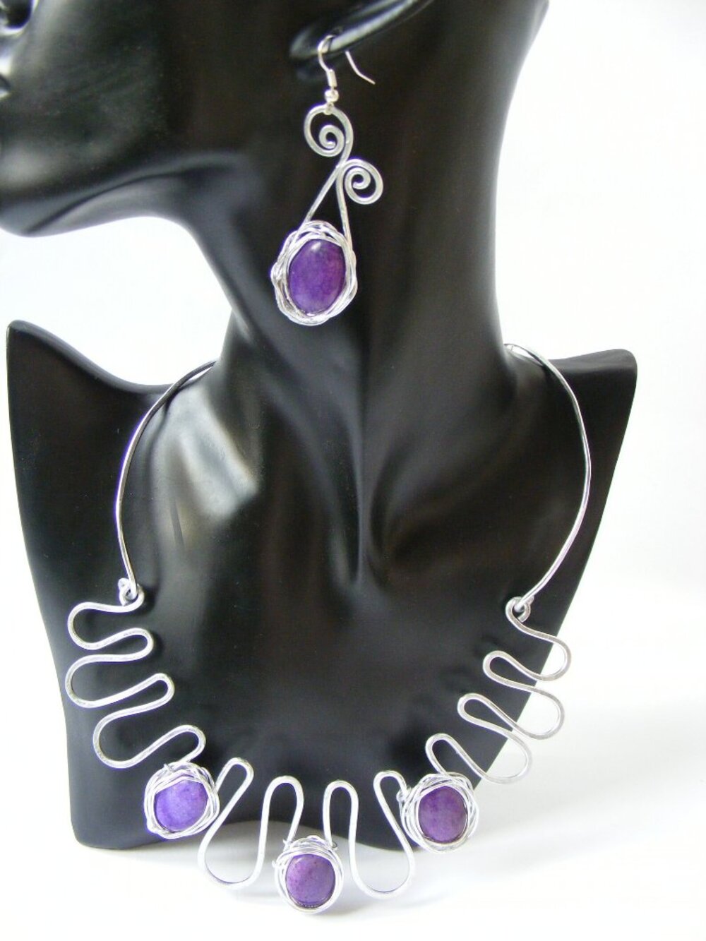 Jewelry set. Lilac natural agate  in silver.